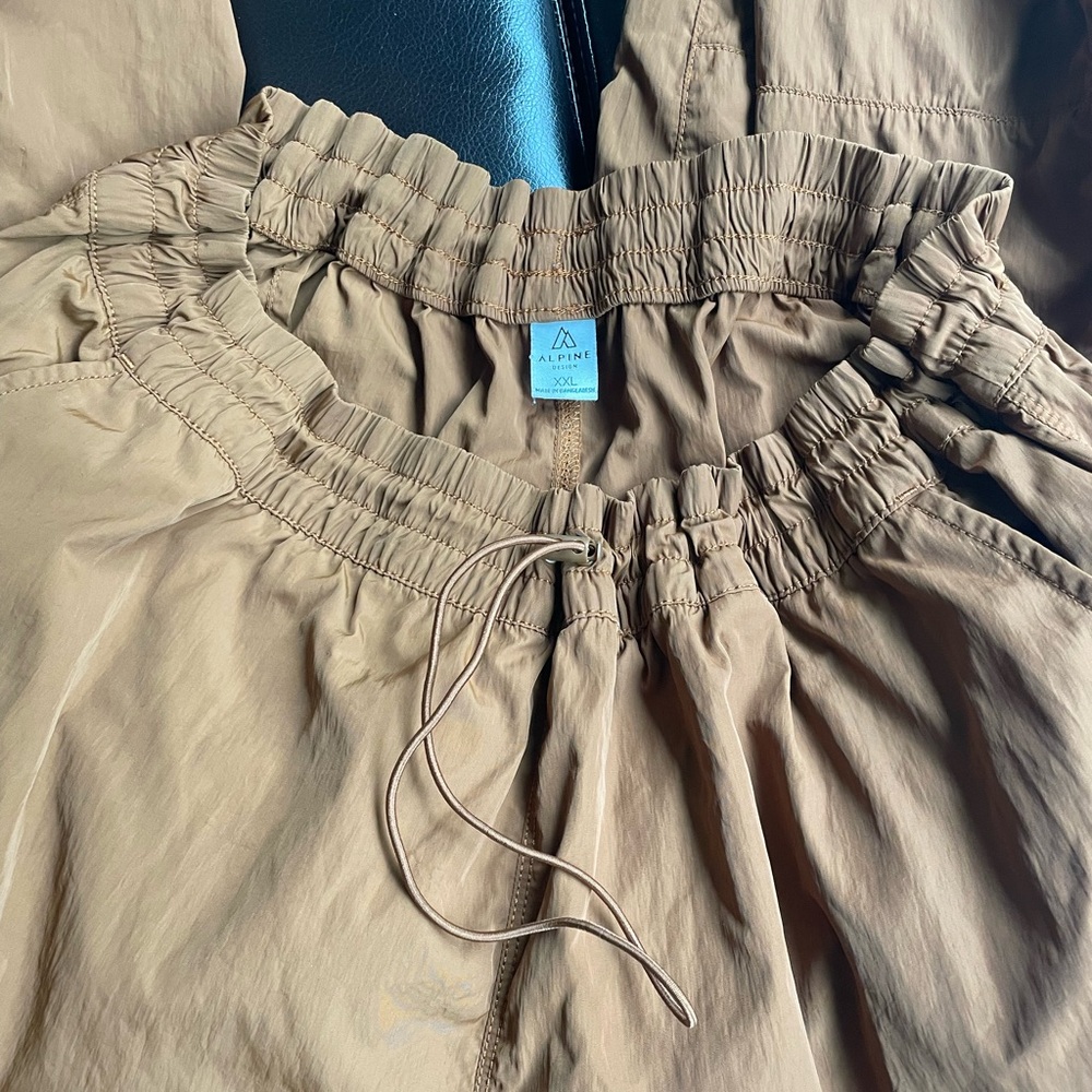 Alpine Design Cargo Pants - Picture 4 of 7